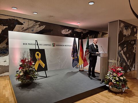 Anlässlich der Geburtsstunde der Bundeswehr, am 12. November 1955 erhielten die ersten Freiwilligen in der Bonner Ermekeilkaserne ihre Ernennungsurkunde. André Kuper, Präsident des Landtags Nordrhein-Westfalen, empfing die Gäte zu einem Parlamentarischen Austausch. Foto: DBwV