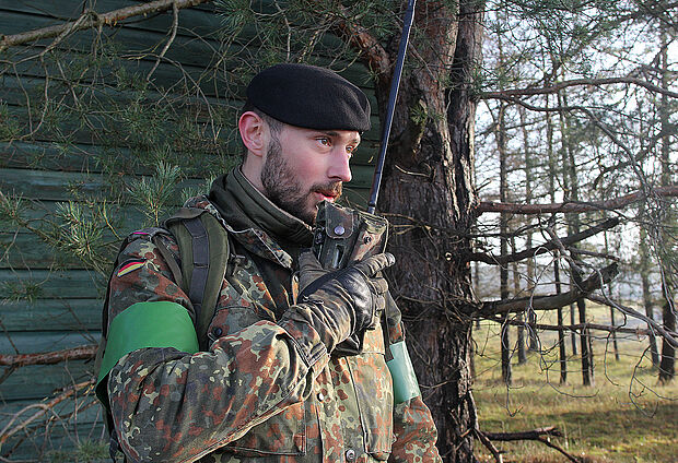 Oberleutnant Oleschak ist Zugführer, er ist verantwortlich für Material und 16 Soldaten. Foto: DBwV/Vieth