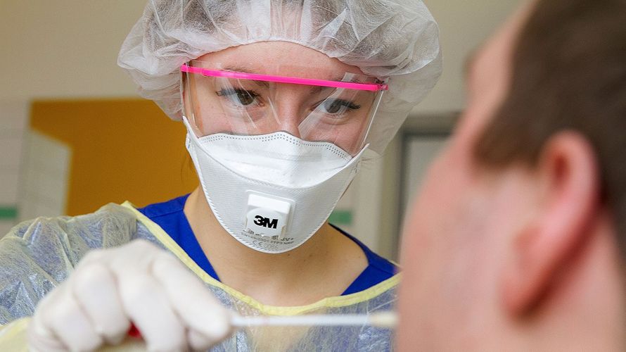 In Berlin zählt auch der Sanitätsdienst der Bundeswehr zu den systemrelevanten Berufen. Foto: Bundeswehr/Sandra Herholt