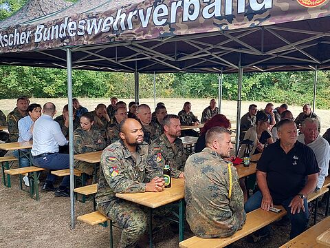 Gut gefüllt waren die Plätze beim diesjährigen Sommergrillen der StOKa Sondershausen. Foto: Detlef Benicke
