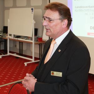 StFw a.D. Franz Jung, Bezirksvorsitzender Bairisch-Schwaben, moderiert die Tagung