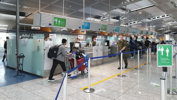 Auch am Frankfurter Flughafen ist die Bundeswehr im Corona-Einsatz. Foto: DBwV/Thomas Schwappacher