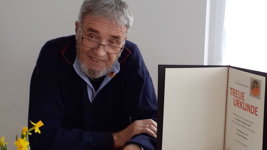 Stabsfeldwebel a.D. Werner Bahrke nach der Ehrung für 60-jährige Mitgliedschaft im DBwV. Foto: sKERH Pfullendorf