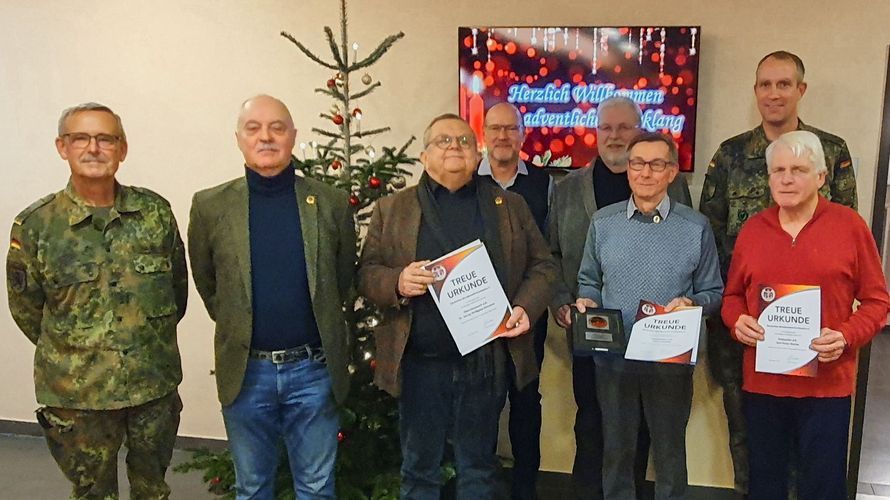 Gäste des Jahresabschlusses der Kameradschaft  Würzburg/Veitshöchheim mit den geehrten Mitgliedern. Foto: Roland Stengl