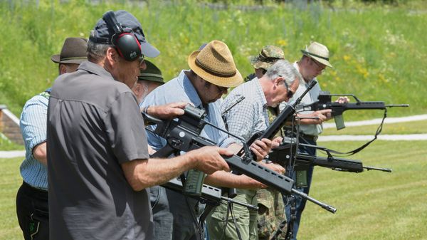 An der Standortschießanlage gab es neben den Technikvorführungen Gelegenheit zum Schießen mit dem G36. Foto: Lutz Leibelt