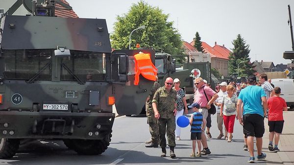 In nahezu dem gesamten Stadtgebiet präsentierte sich die Bundeswehr. Foto: DBwV/Kruse