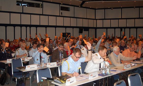 Während der Plenarsitzungen wurde über unterschiedlichste Anträge vom Versorgungsausgleich der Geschiedenen bis zur Personalgewinnung abgestimmt (Foto: DBwV)