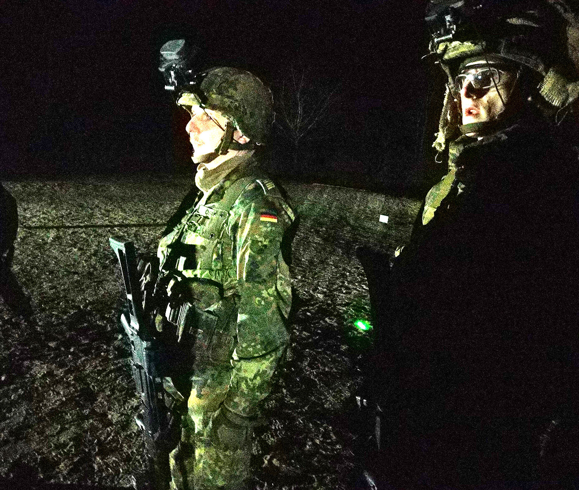 Höhepunkt in der Ausbildung: Nachtschießen mit Laserlichtmodul und dem Nachtsichtgerät "Lucie". Foto: Randolf Marc Richte
