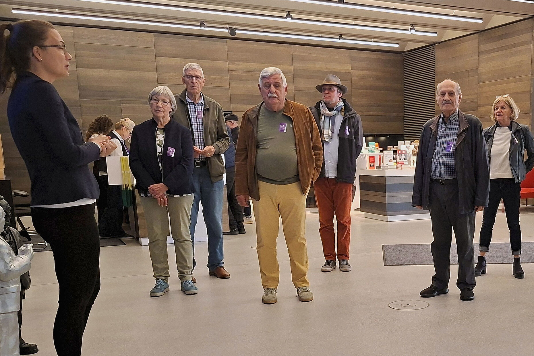 Bei der Führung durch das Ludwig-Erhard-Zentrum setzten sich die Teilnehmer mit dem Erbe Ludwig Erhards und der Bedeutung der Sozialen Marktwirtschaft auseinander. Foto: Matthias Nickel