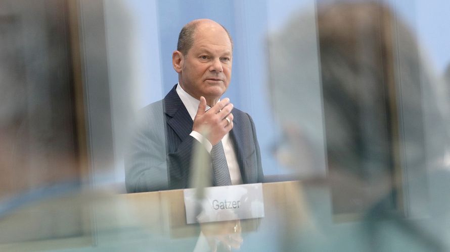 Schon unter Druck: Finanzminister Olaf Scholz bei der Präsentation des Haushaltsentwurfs Foto: dpa