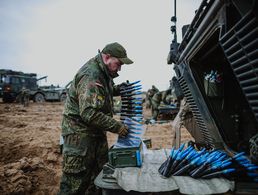 Teil der Zeitenwende: Eine dauerhafte Stationierung einer Brigade in Litauen. Das Foto zeigt einen Soldaten beider Übung Ramming Bull auf der Training Area in Pabrade (Litauen). Foto: Bundeswehr/Jana Neumann