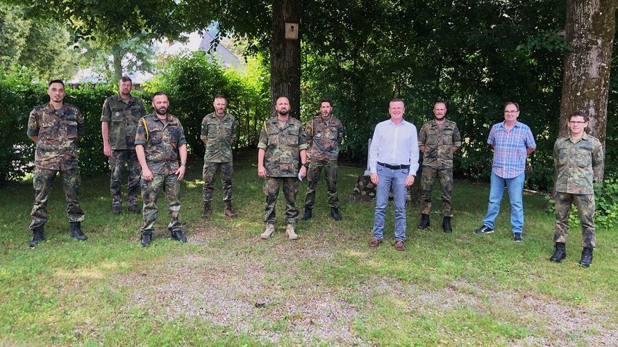 Bundesvorsitzender André Wüstner (4.v.r.) mit den Teilnehmern der Gesprächsrunde. Foto: StoKa Bad Reichenhall 