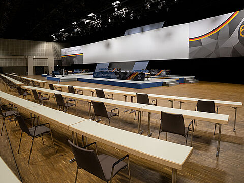Noch ist die Bühne leer – ab dem morgigen Dienstag werden aber in Berlin die Weichen für die Zukunft des Verbandes gestellt. Foto: DBwV/Yann Bombeke