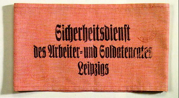 Eine Armbinde für Mitglieder des Arbeiter- und Soldatenrats Leipzig Foto: Deutesches Historisches Museum