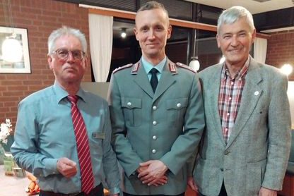 v.l.: Andreas Priesemann (Stellvertretender Kameradschaftsvorsitzender), Marcel Bohnert und Ortwin Timm. Foto: DBwV/LV Nord
