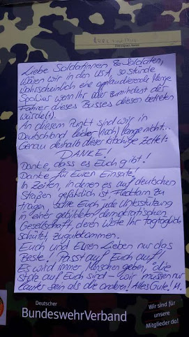 In Erfurt fand man diesen netten Brief am Bundeswehr-Bus. Foto: KTMS